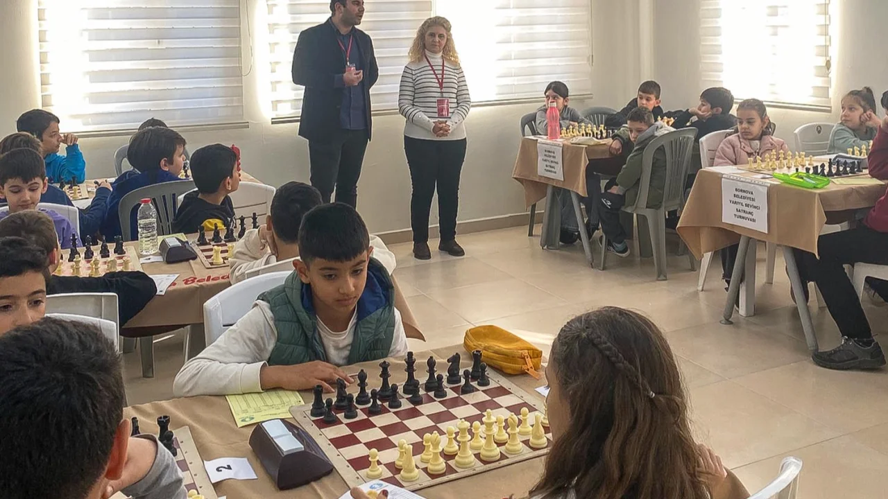 İzmir Bornova’da genç zihinler satrançla buluştu