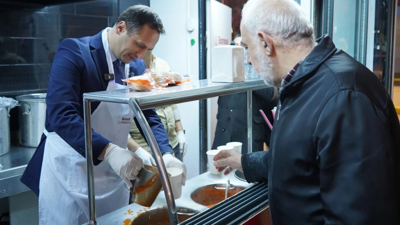 İzmir Bornova'da her sabah güne sıcak başlangıç