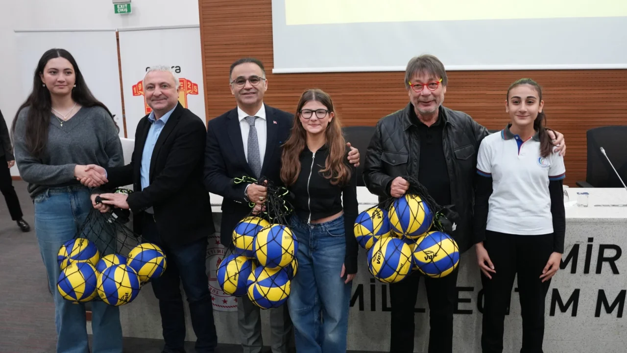 İzmirli öğrenciler sporcularla buluştu