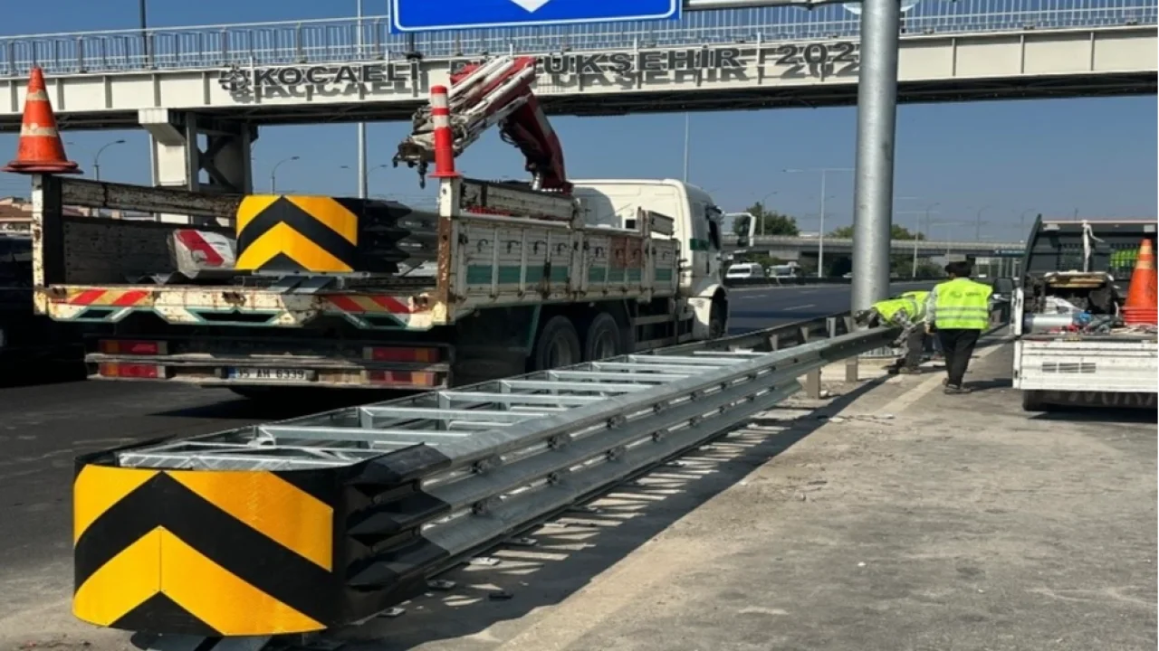 Kocaeli Büyükşehir'den 65 bin metre oto korkuluk