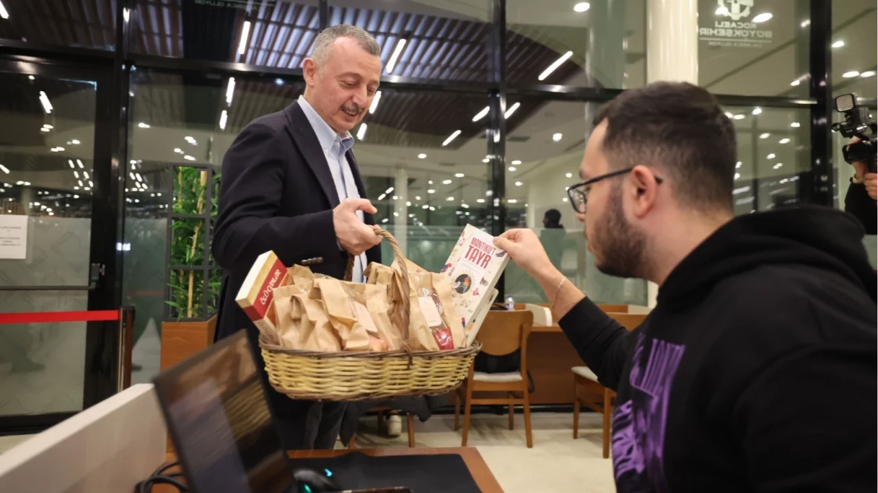 Öğrenciler yeni yıla kütüphanede 'merhaba' dedi