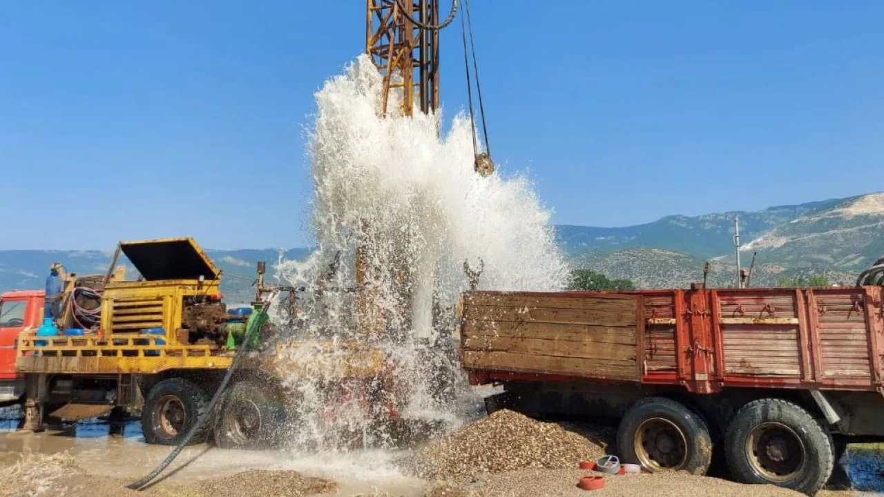 Sakarya Yeşilvadi'de 160 metre derinlikten yeni kaynak