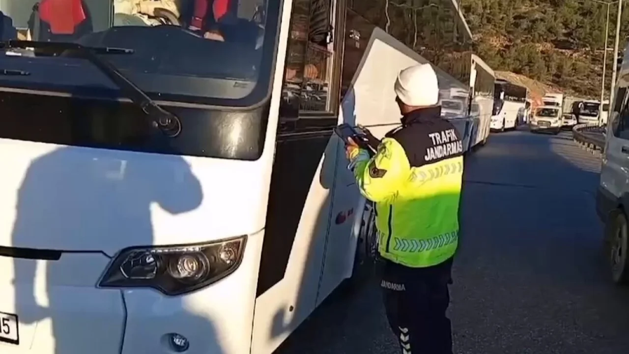Trafikte ilk 20 gün 'hızlı' başladı... Hız ihlallerine 300 bin işlem!