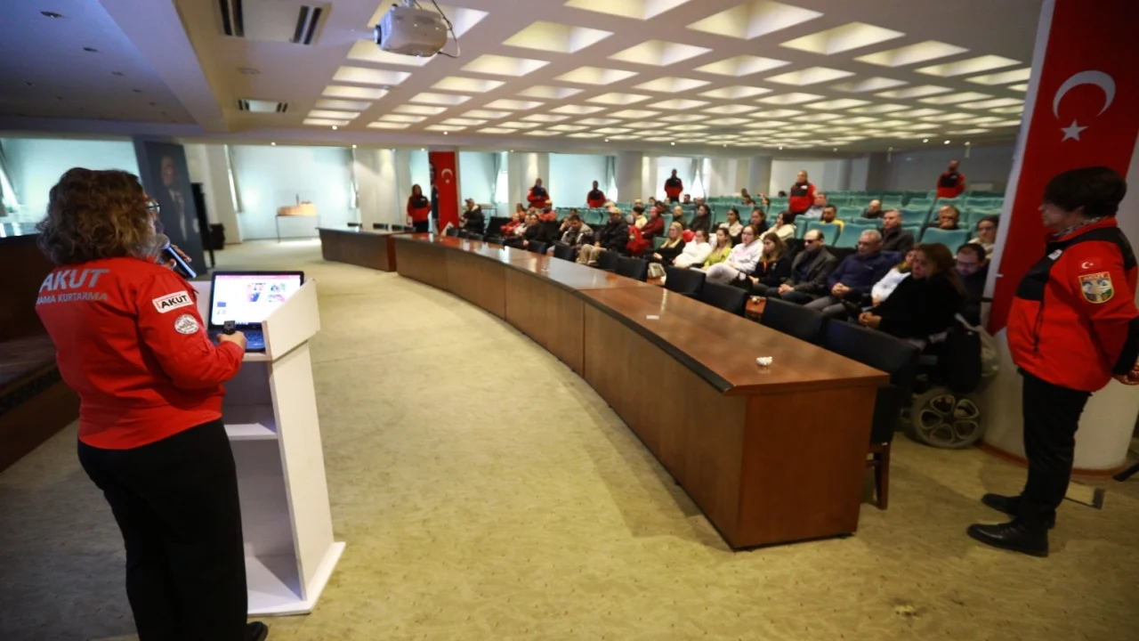  AKUT’TAN engellilere yönelik deprem semineri