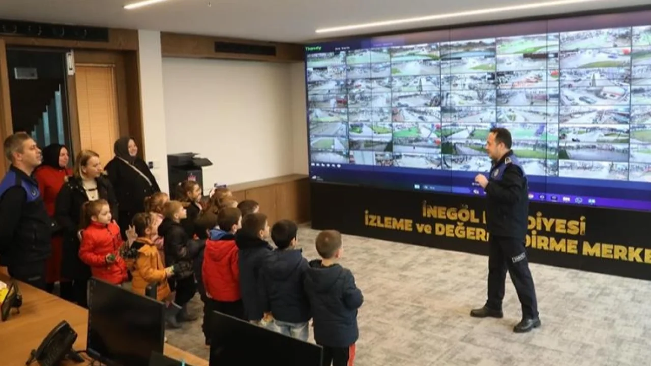 Anaokulu öğrencilerinden İnegöl Belediyesi’ne 'izleme' ziyareti