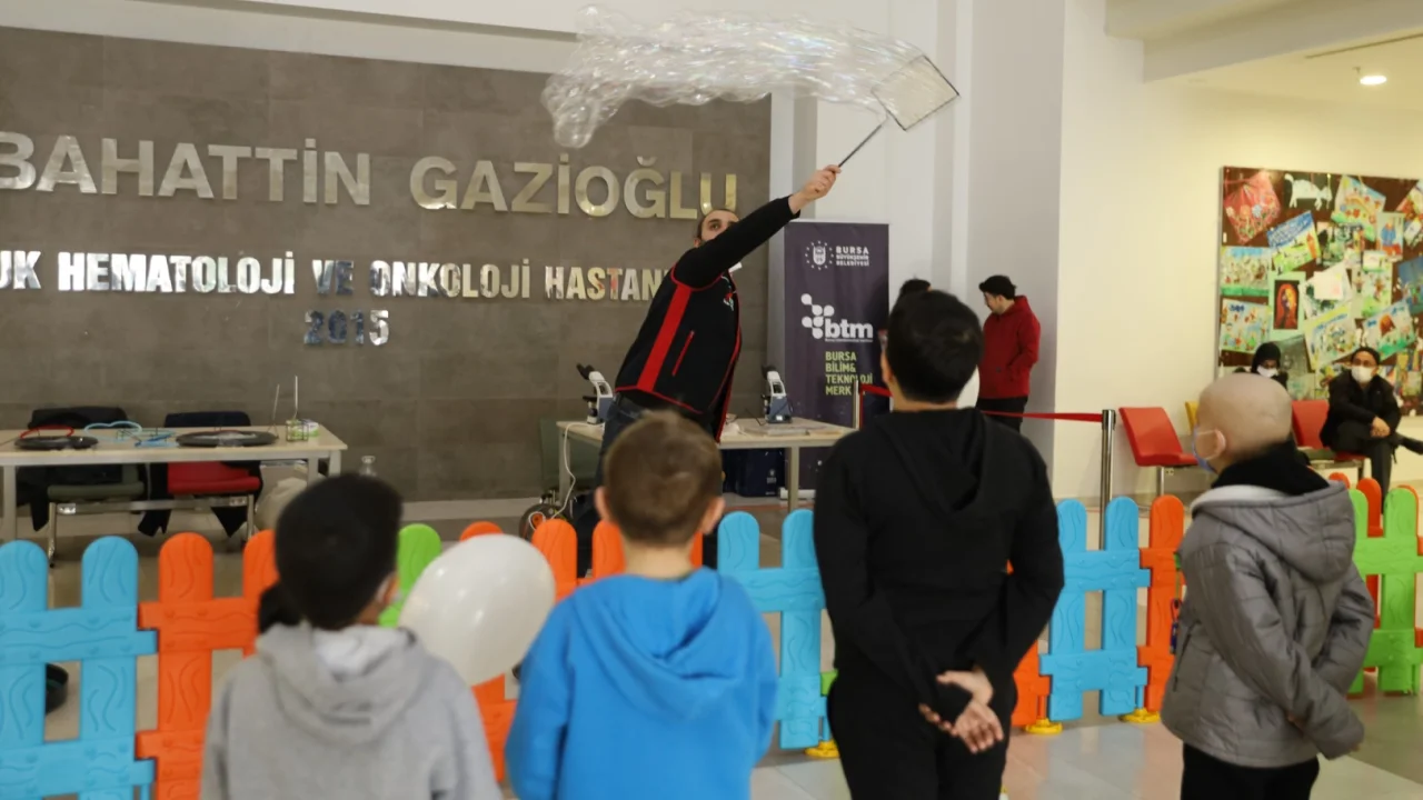 Bursa Büyükşehir’den tedavi gören çocuklara moral