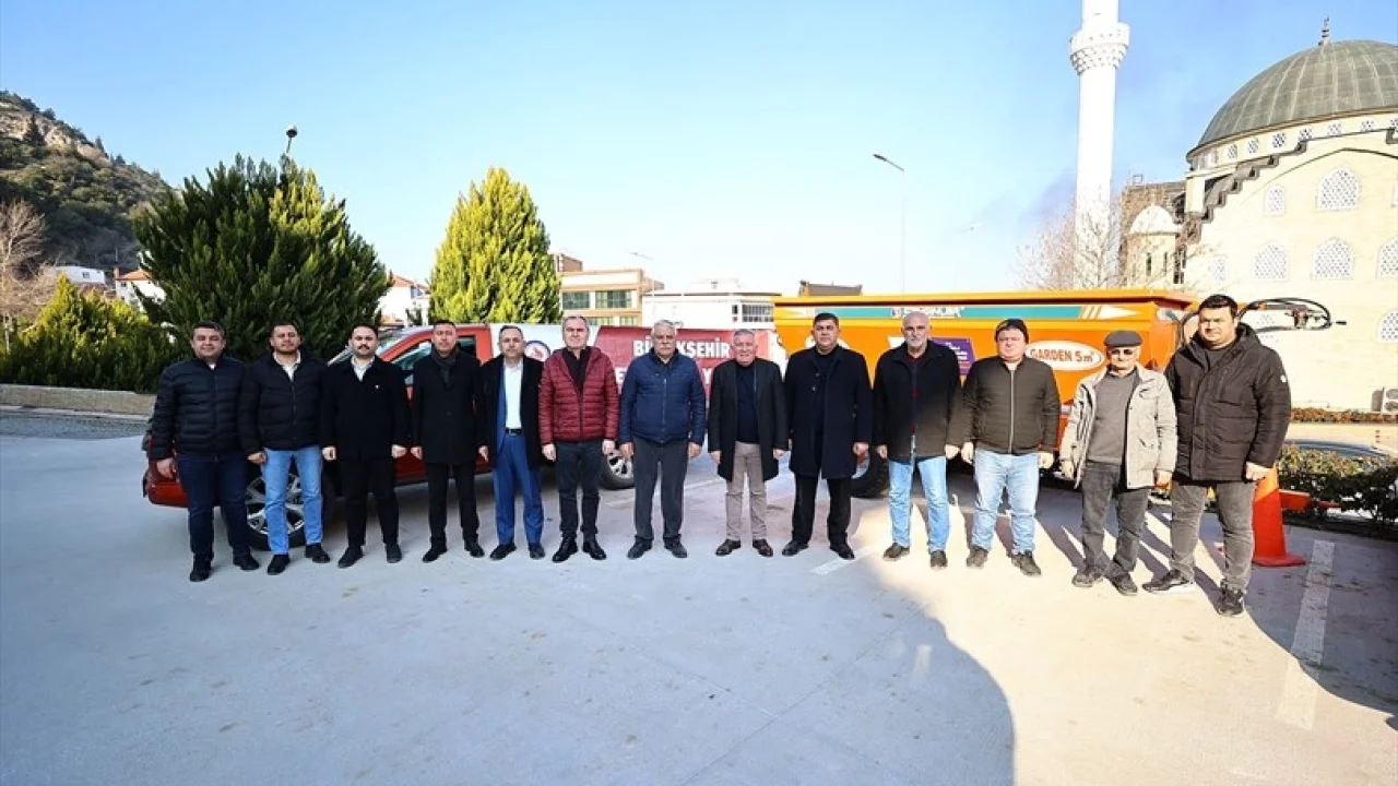 Denizli Büyükşehir'den üreticilere gübre römorku desteği