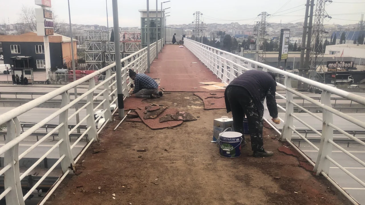 Gebze'deki üst geçidin bakımında sona rötuşlar