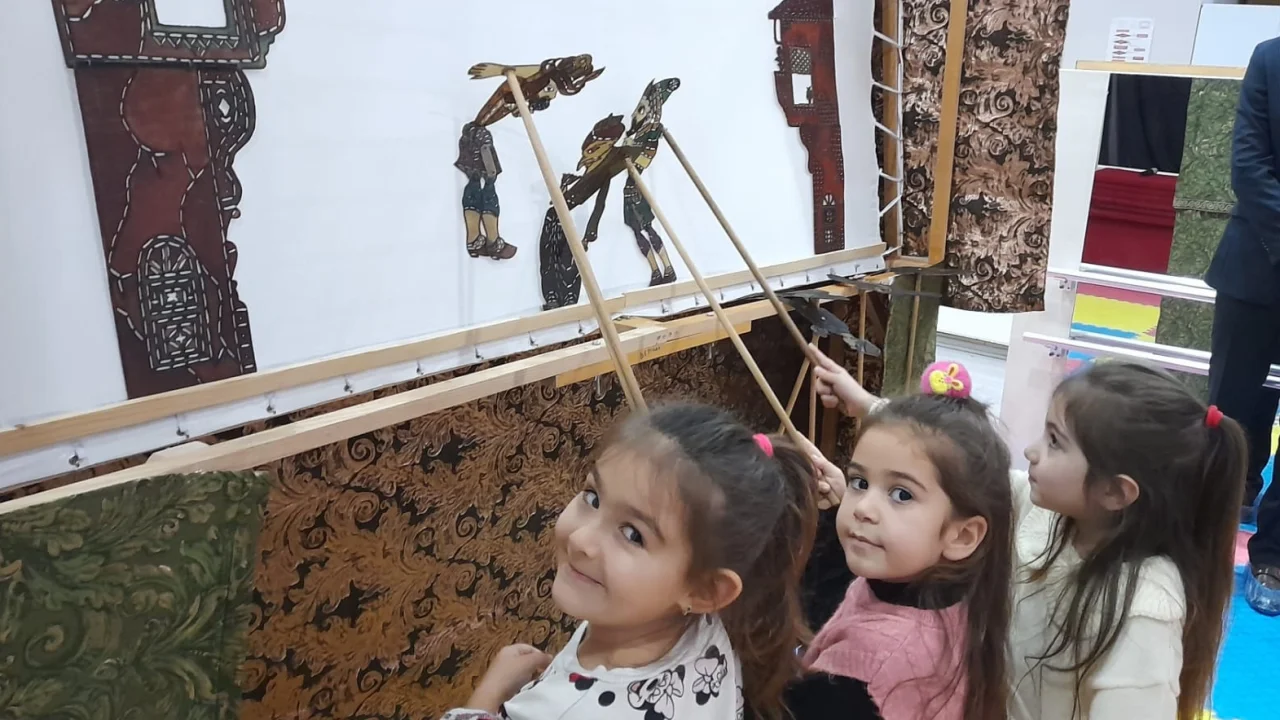 'Hacivat ve Karagöz Müzede' bu yılın turnesine başladı