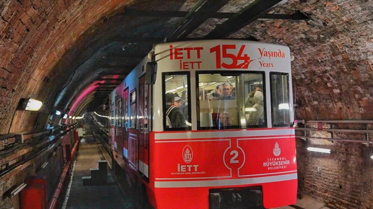 İstanbul'un tarihi ulaşım hatlarında 154. yıl coşkusu