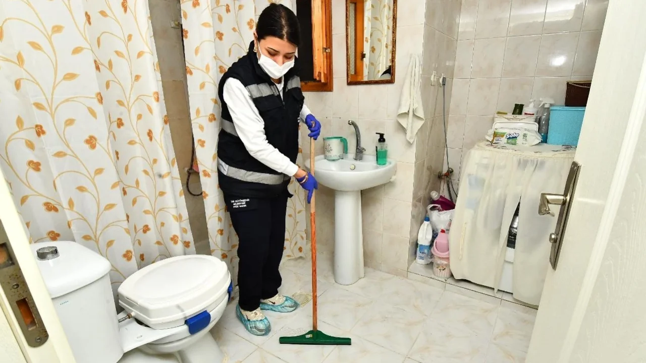 İzmir'de kalplere dokunan 'Evde Bakım' hizmeti