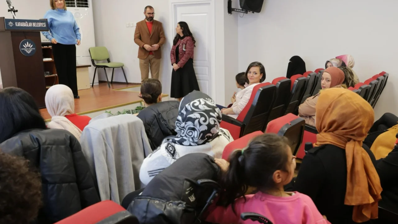 İzmir Karabağlar’da annelere farkındalık eğitimi