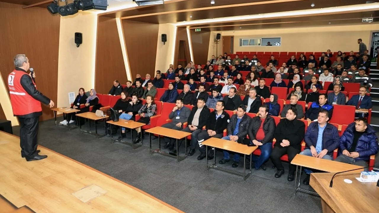 Kayseri Talas personeline ilk yardım eğitimi
