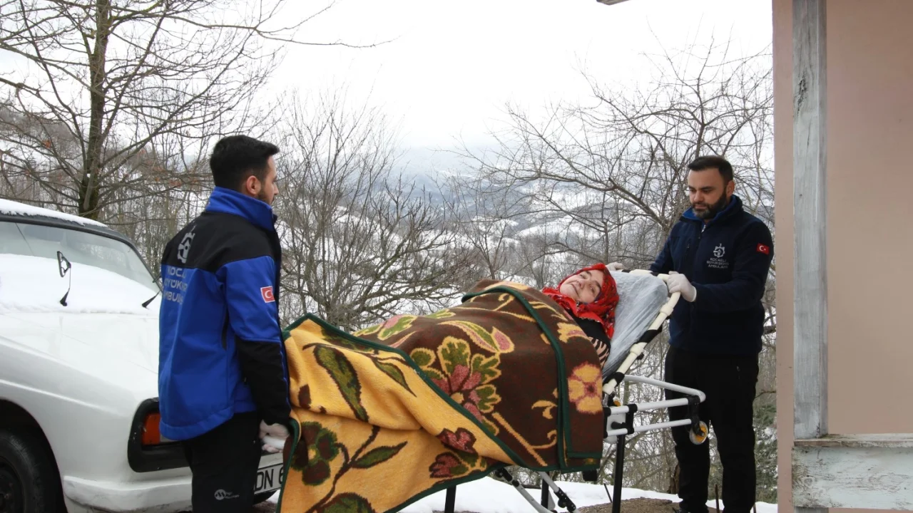 Kocaeli Büyükşehir Sultan Teyze’yi 13 yıldır hastaneye taşıyor