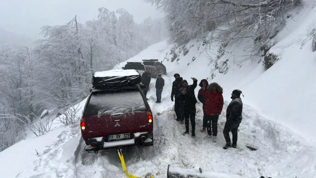Kocaeli'de karda mahsur kalan vatandaşın imdadına Büyükşehir koştu