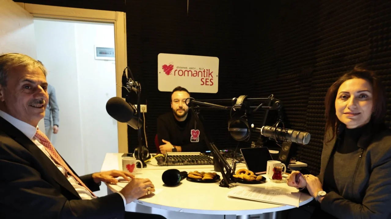 Radyo ortak yayınında enine boyuna kentsel dönüşüm