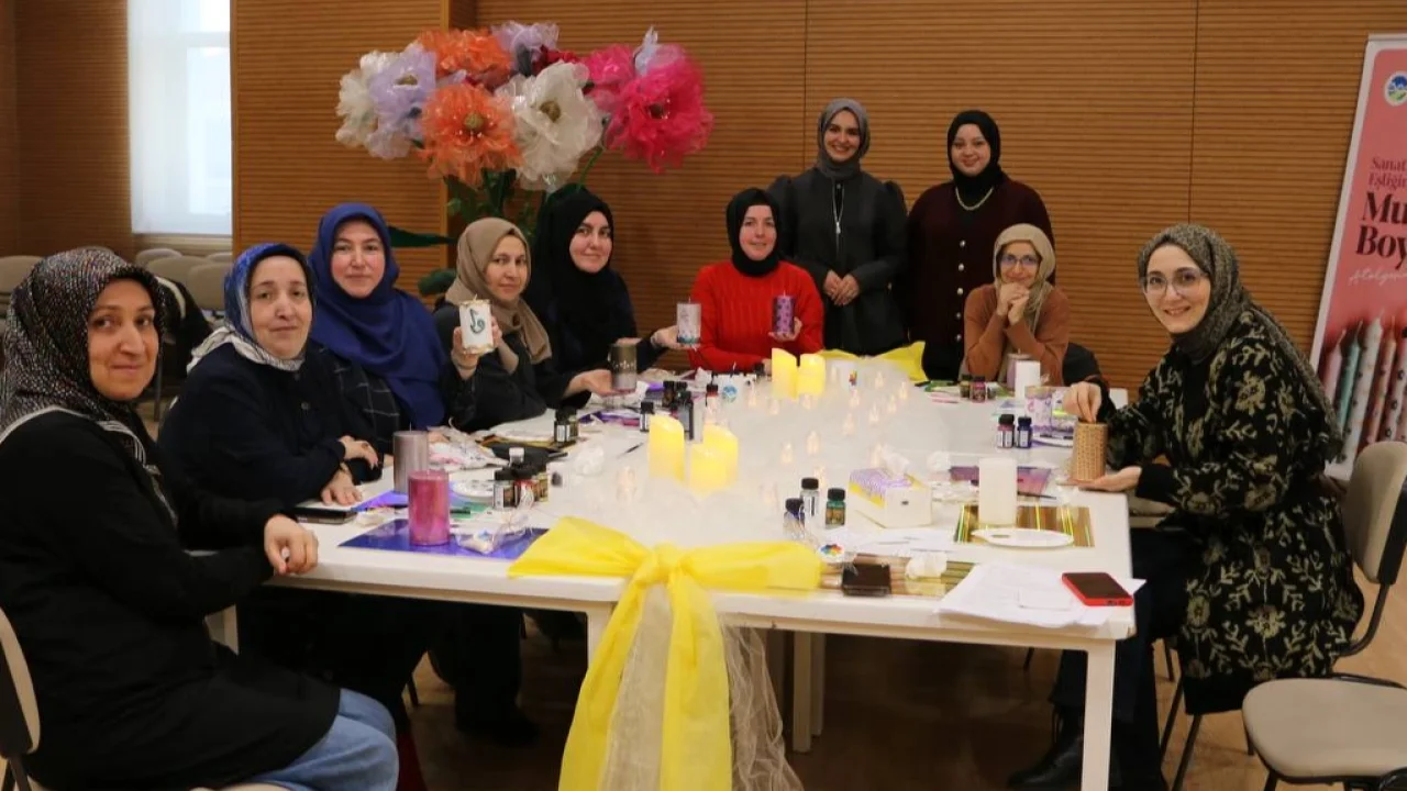Sakarya'da yetişkinlere ‘terapi’ gibi sanat atölyesi