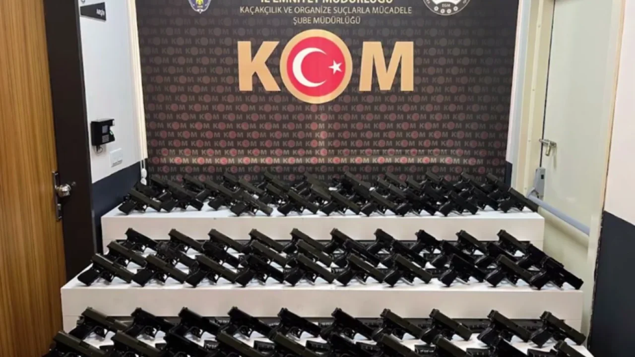 Afyonkarahisar'da binlerce silah ele geçirildi