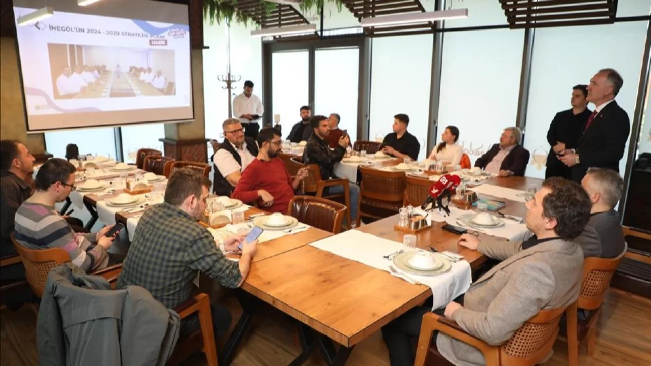 Alper Taban iftarda İnegöllü gazetecilerle buluştu