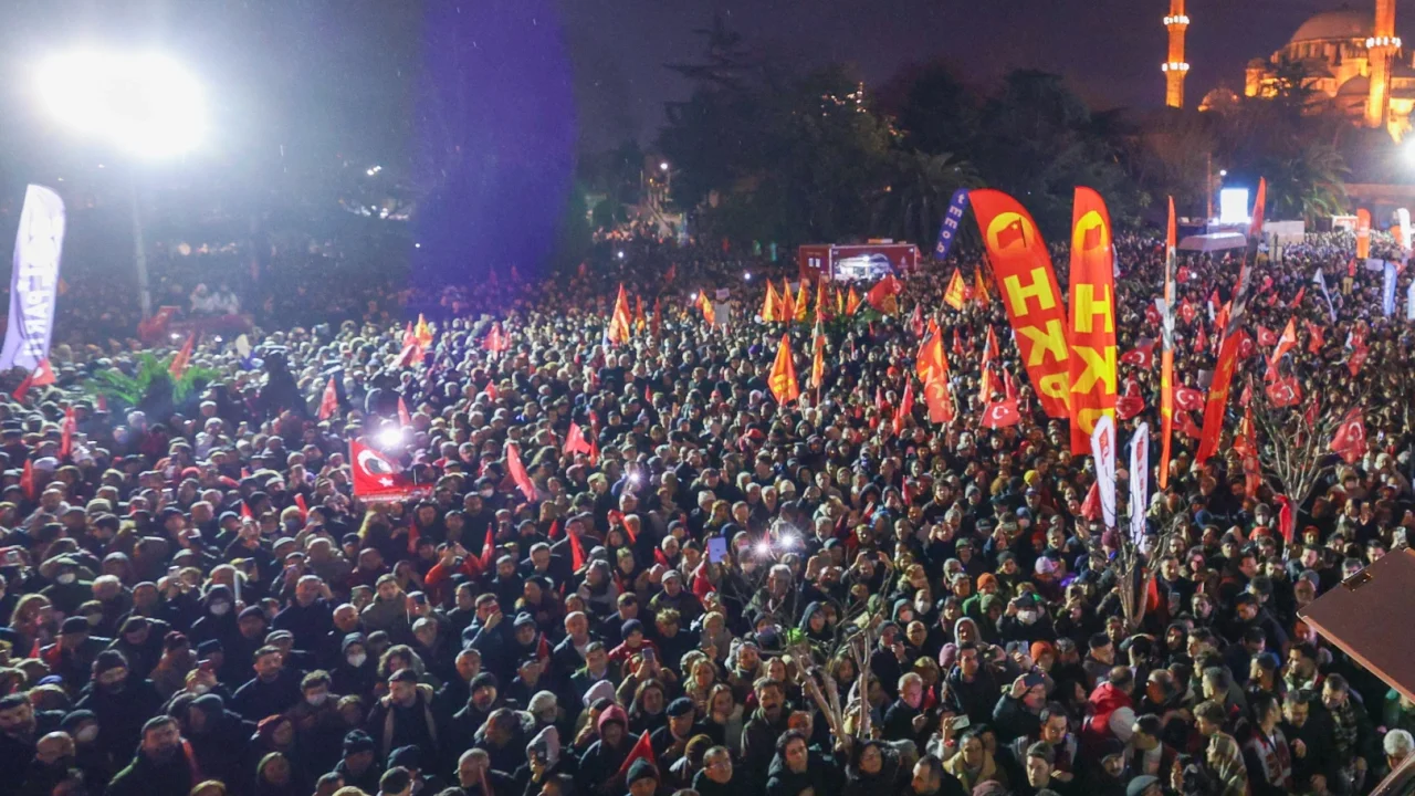 Ankara ve İzmir'de gösteriler 5 gün yasak!