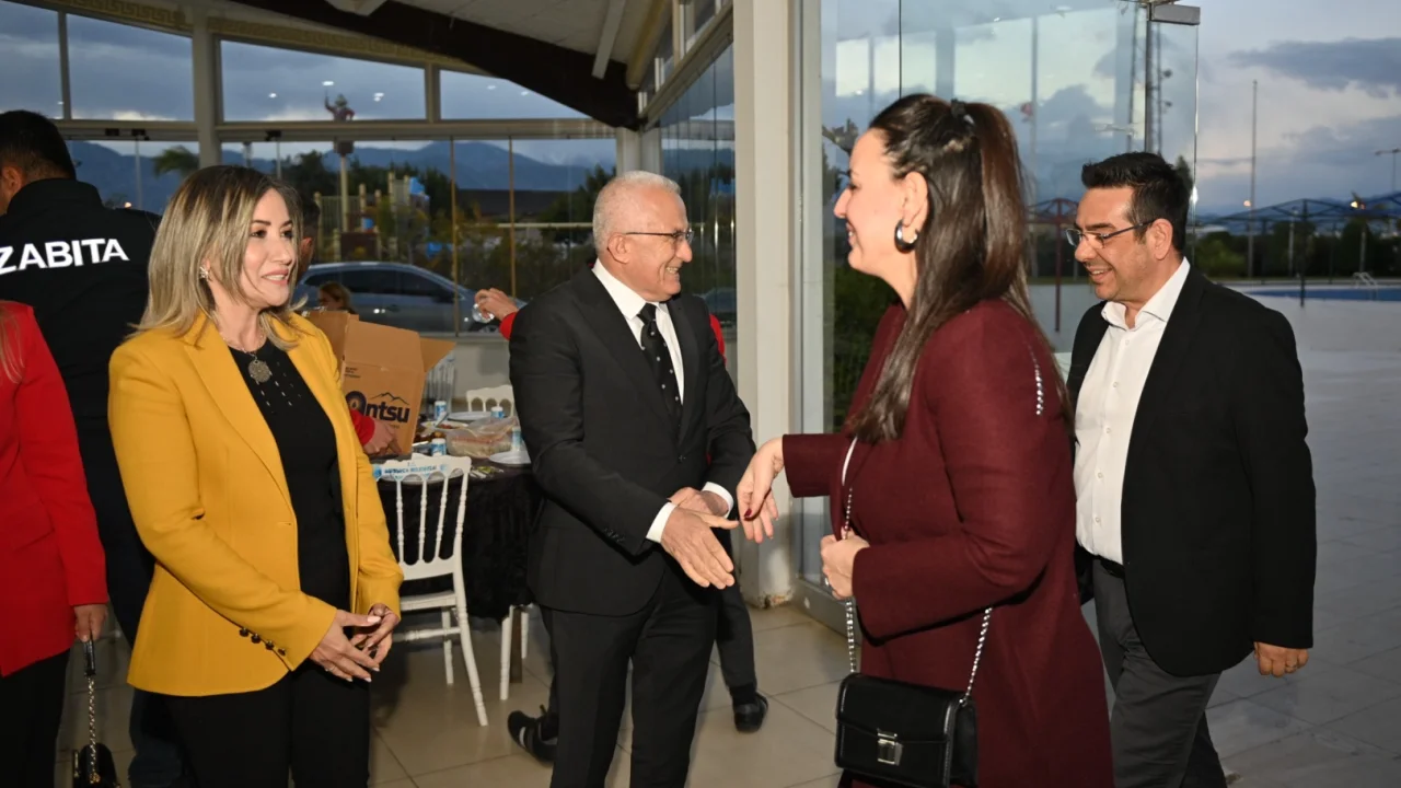 Antalya Kumluca protokolü iftarda buluştu!