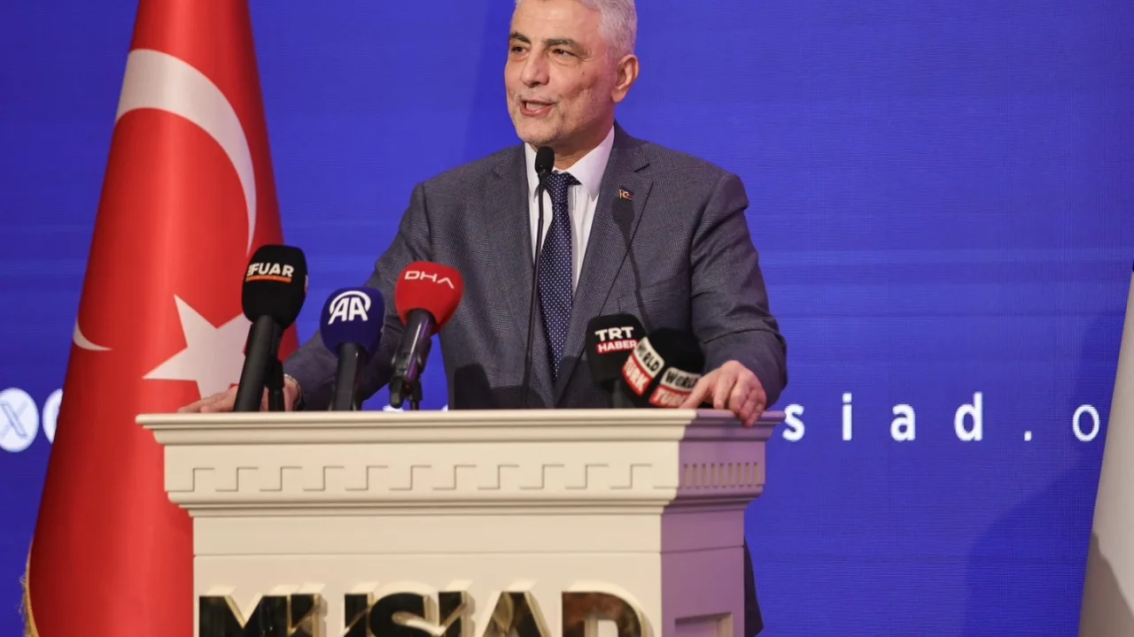 Bakan Bolat: Kent lokantasına değil, Vedat Milor'a soruldu!