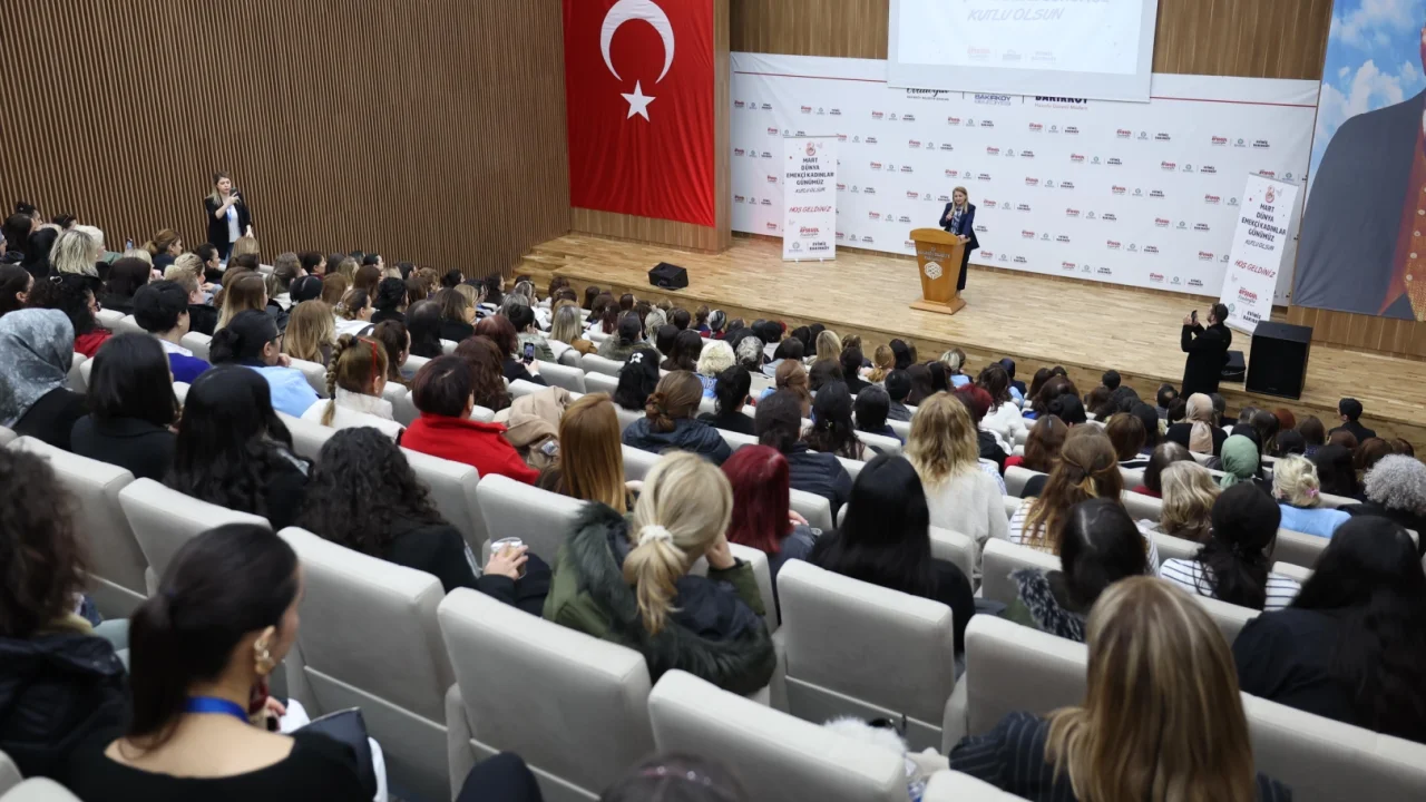 Başkan Ovalıoğlu, kadın çalışanlarla buluştu