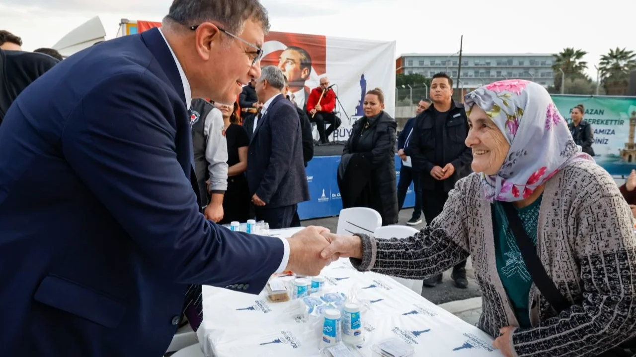 Başkan Tugay: Bu sofralarda geleceğe dair umutlanıyoruz