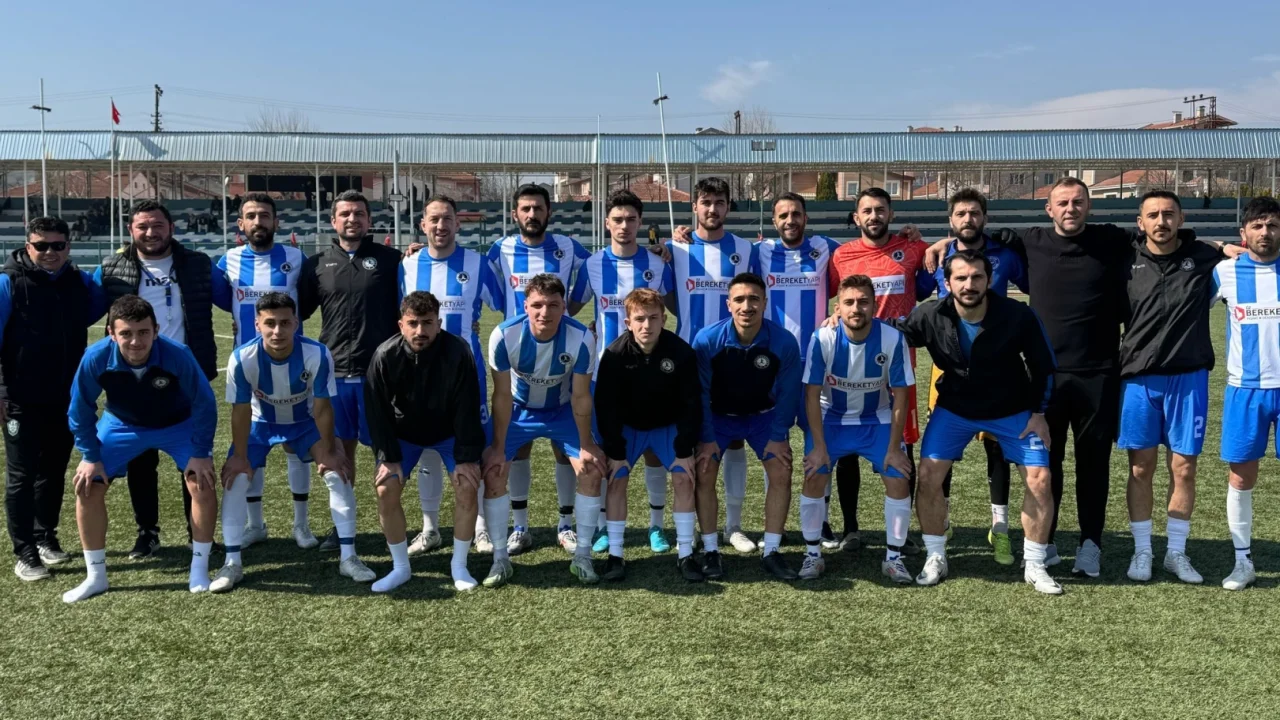 Bilecik Pazaryeri şampiyonluğa ilerliyor!