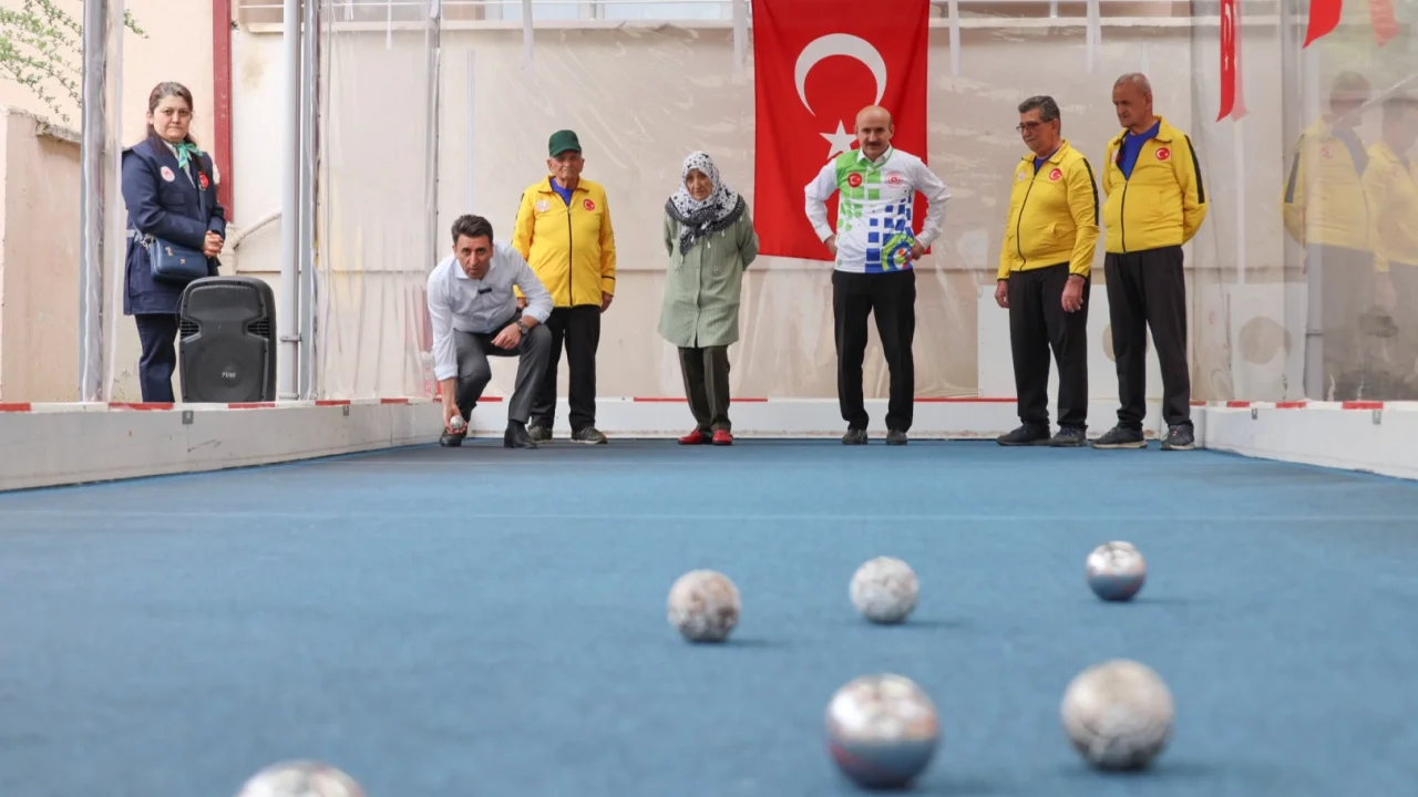 Bilecik'te huzurevi sakinleri yeteneklerini Bocce ile sergiledi