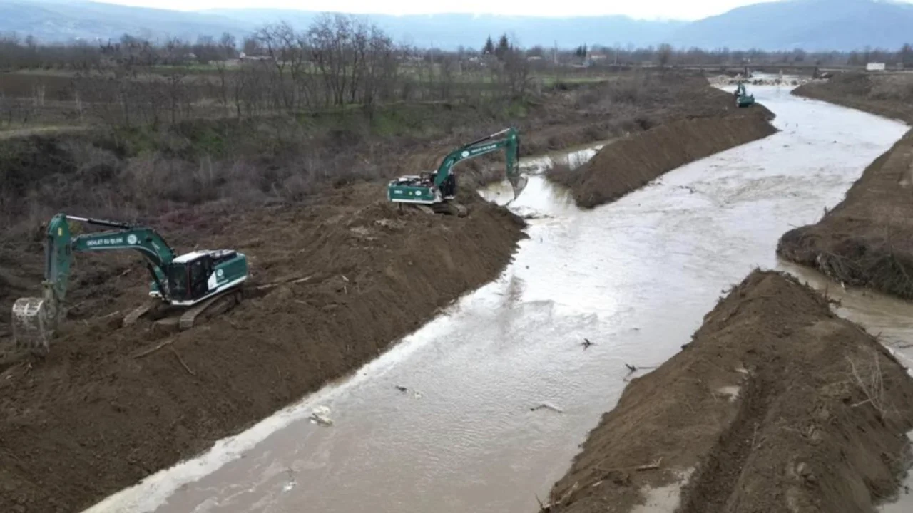 Bursa İnegöl'de sel baskınlarına karşı çalışma sürüyor