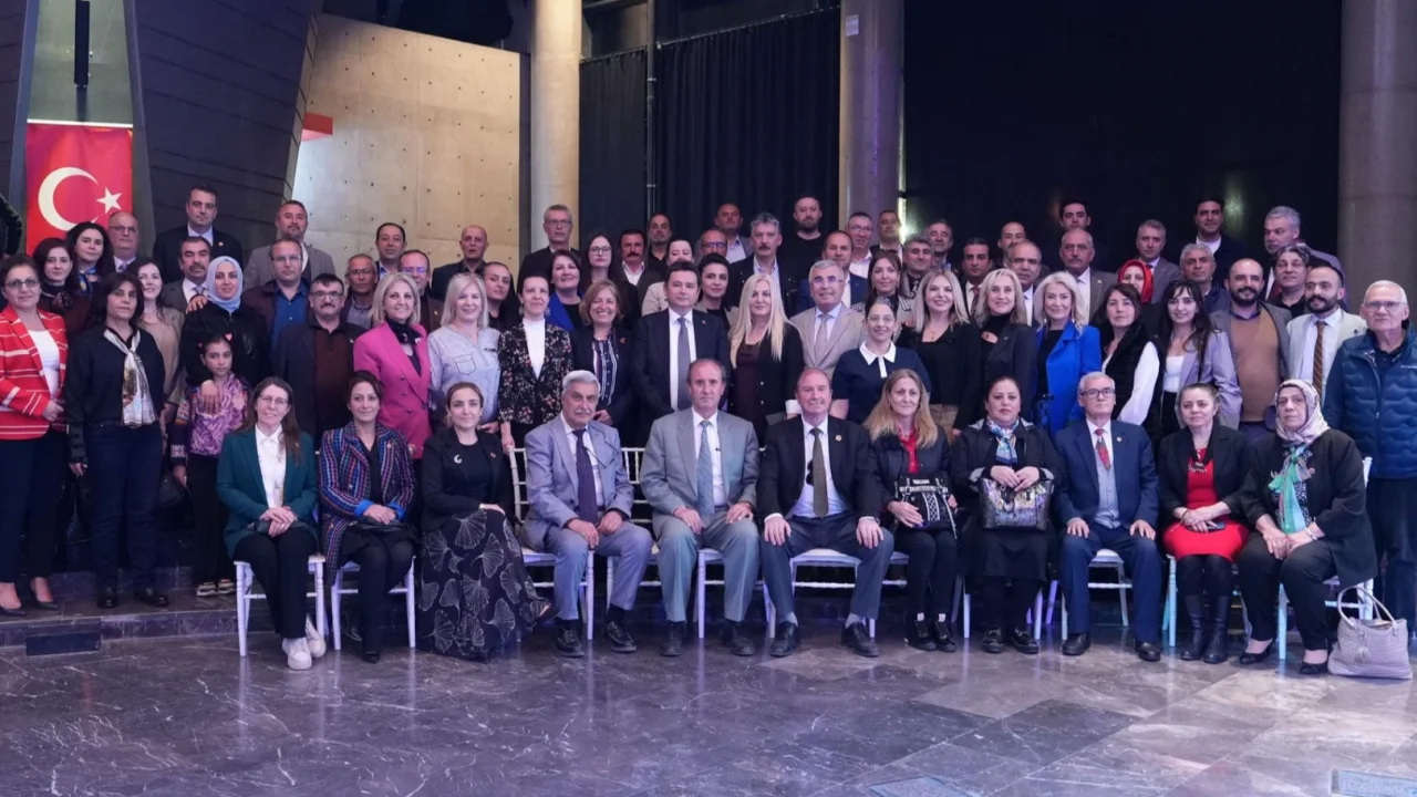 Bursa Osmangazi’de Başkan Aydın muhtarlar ve meclis üyeleriyle buluştu