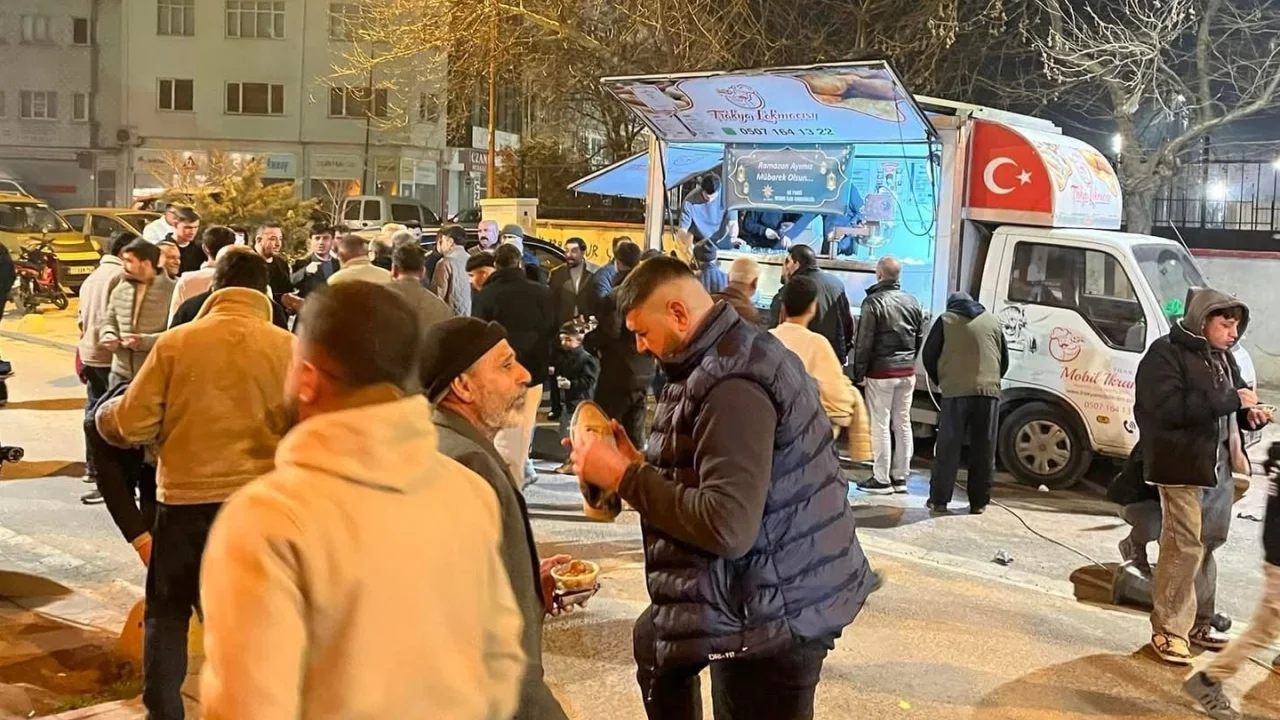 Edirne Keşan'da AK Parti'den hayır lokması