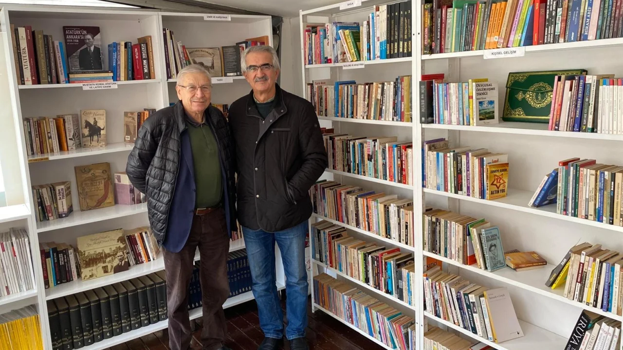İzmir'de Karşıyaka Belediyesi kütüphane kapattı!