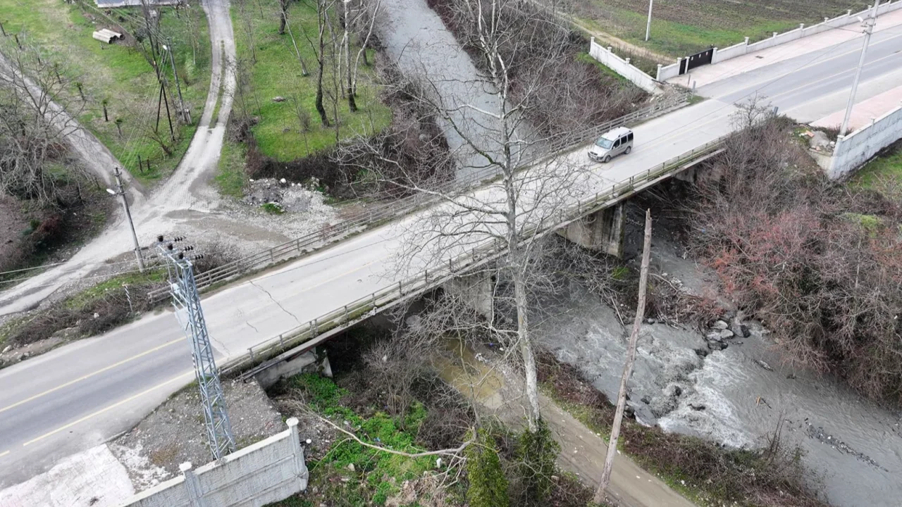 Sakarya'da Kanlıçay Deresi üzerine 44 metrelik köprü geliyor!