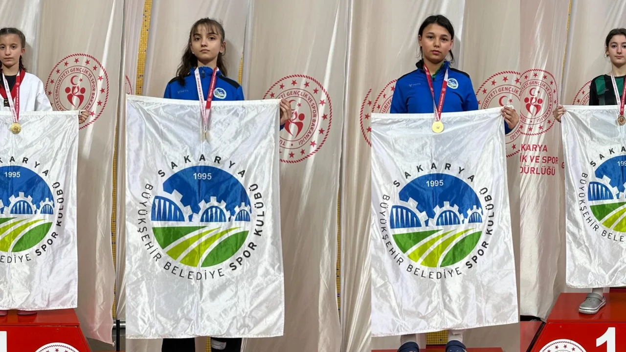 Sakarya'nın yıldızları Kütahya’daki turnuvaya şampiyonlukla damga vurdu