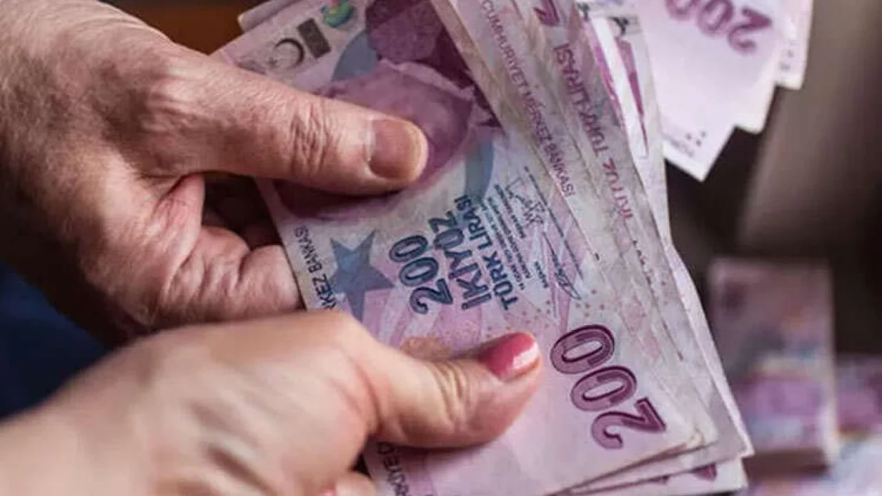 Yaşlı ve engelli aylıklarında 6,2 milyar TL hesaplarda