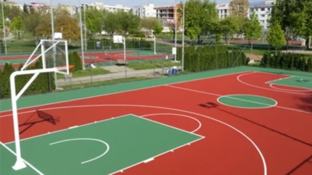 10 futbol, 10 basketbol ve voleybol sahası için ilk adım atılıyor