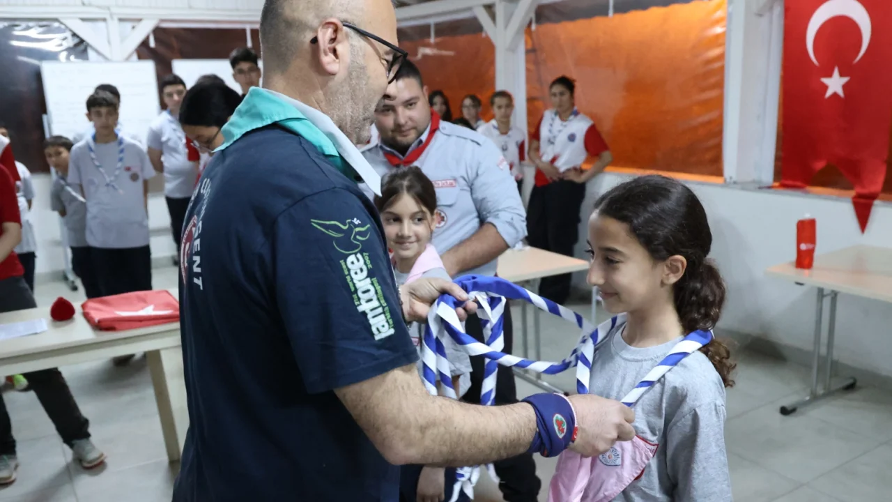 Antalya'da yeni izciler yetiştiriyor