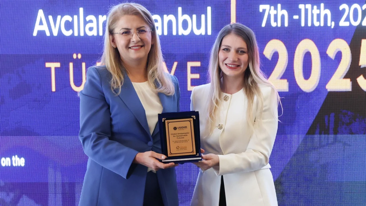 Başkan Ovalıoğlu kadın ve gençlik zirvesinde konuştu