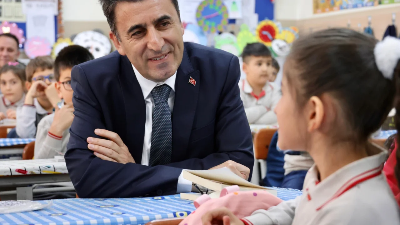 Bielcik Valisi Aygöl haftaya okul ziyaretleriyle başladı