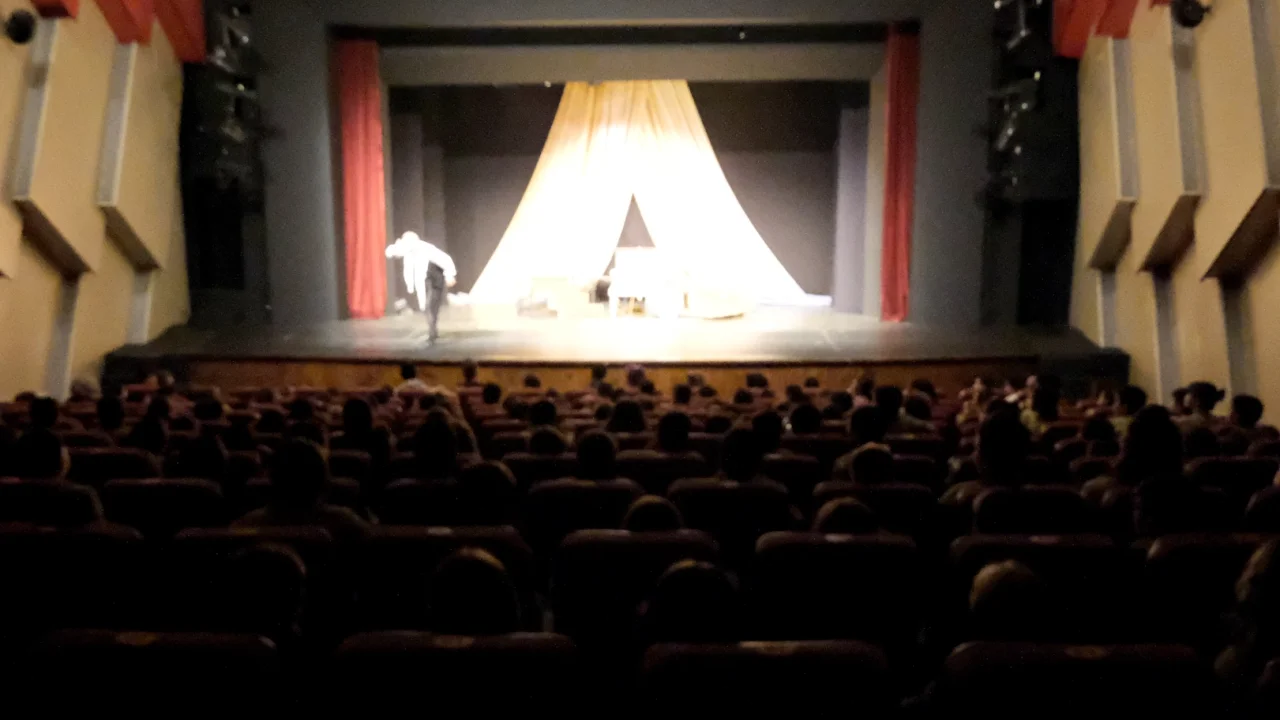 “Dünyanın Eski Zamanlarında” çocuk oyunu minik seyircilerle buluşuyor!