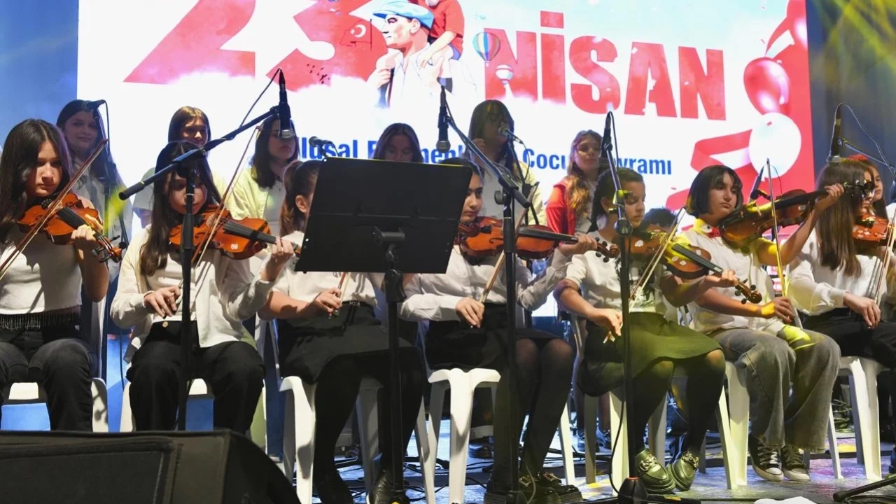 Gençlik Orkestrası ve Korosu’ndan 23 Nisan konseri