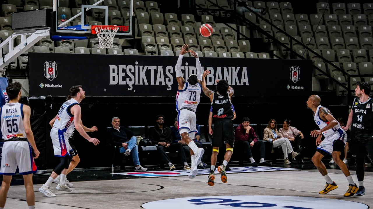 Konya Büyükşehir Belediyespor Play-Off Çeyrek Final Serisinde ilk maçı kazandı