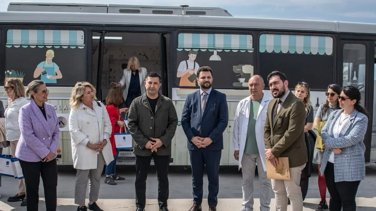 Mobil Barista Otobüsü Kuşadası’nda da gençlere ulaştı