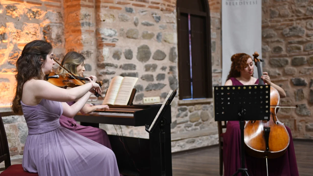 Terra Trio Bursa Osmangazi’de sahne aldı