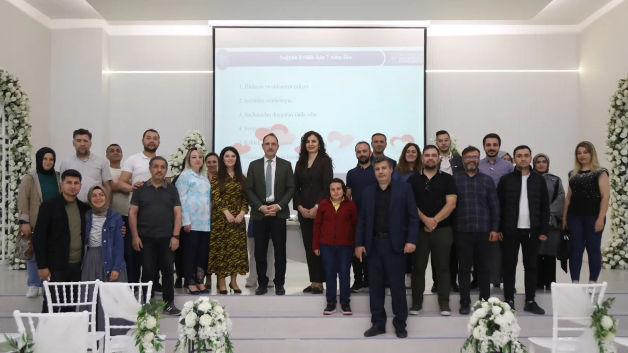 Kayseri Melikgazi'den 'Evlilikte İletişim Semineri'