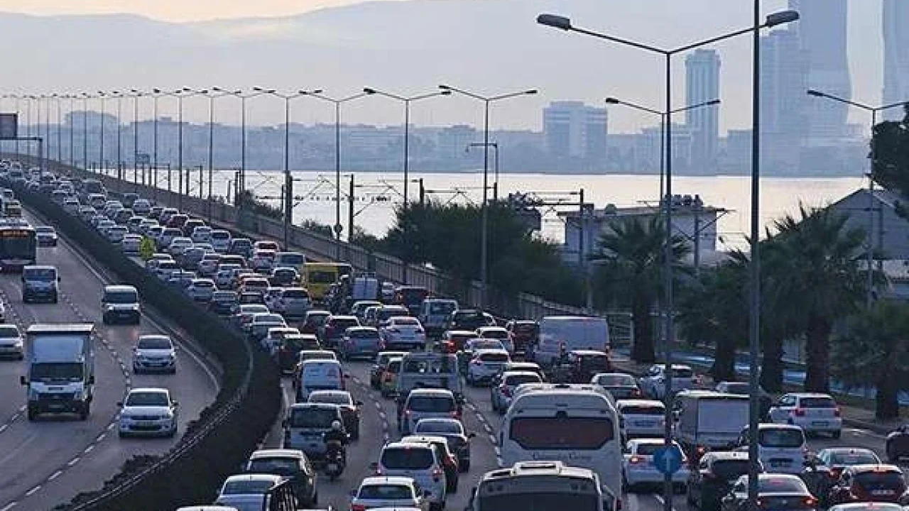 Nisan'da 191 bin 983 taşıt trafiğe katıldı... Toplam taşıt sayısı 32 milyona yaklaştı