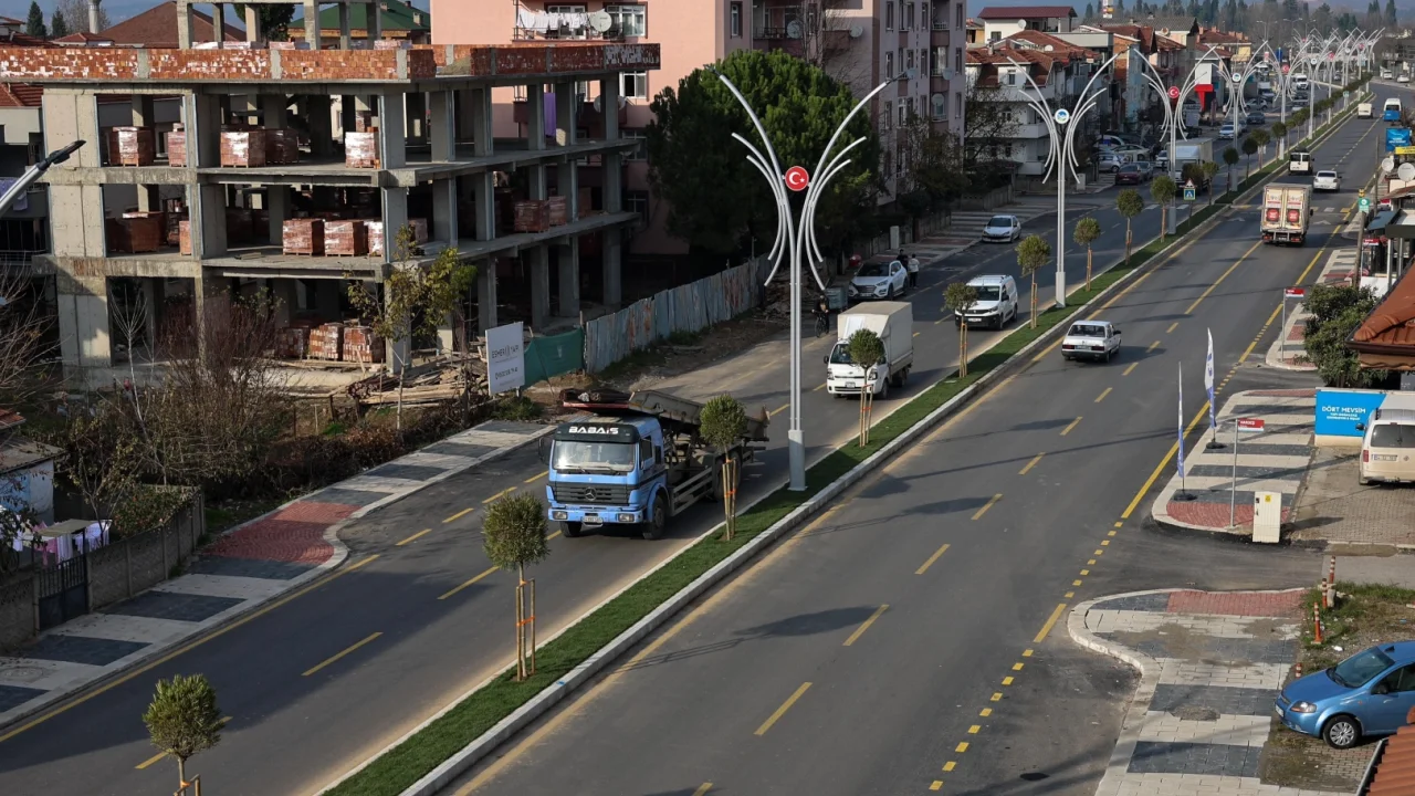 Sakarya Büyükşehir’den şehrin dört bir yanına ‘yeşil’ dokunuş!