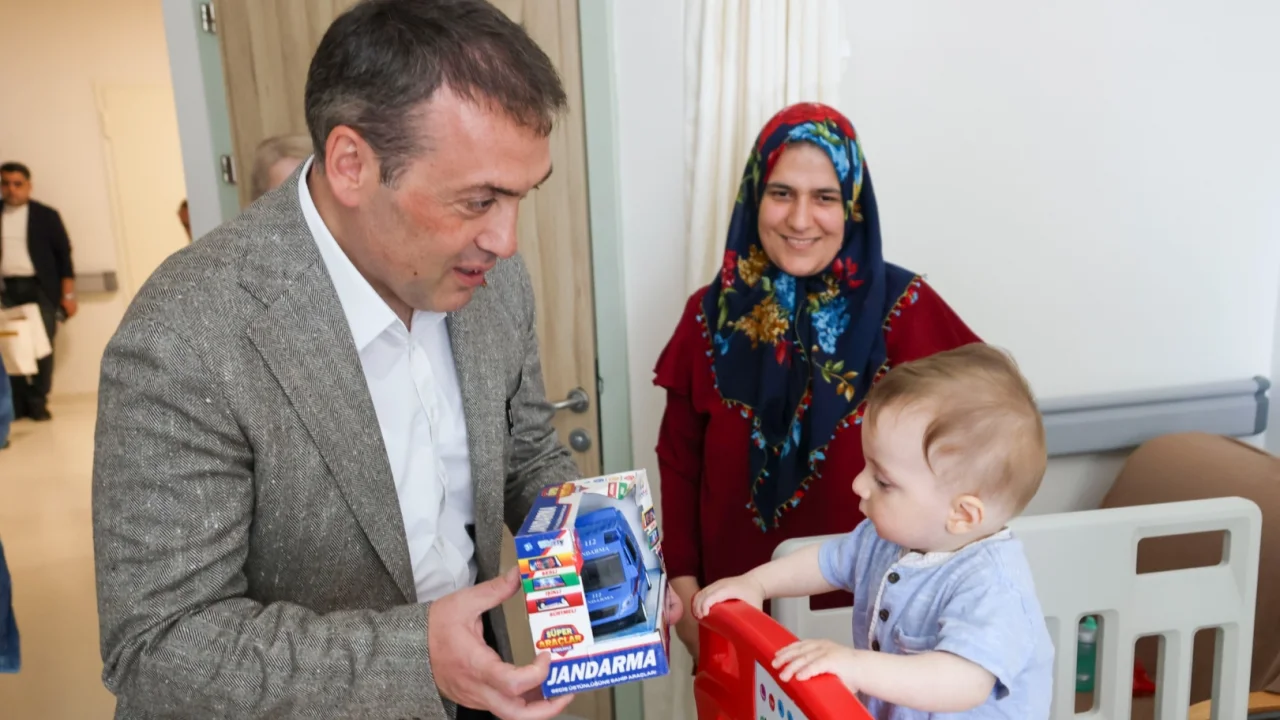 Bilecik'te Vali Sözer'de sağlık çalışanlarına teşekkür, hastalara şifa